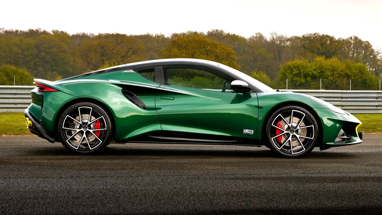 Η Lotus Emira Clark Edition τιμά τον εμβληματικό Jim Clark